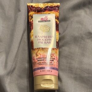 Bath & Body Works Raspberry Holiday Pie Bar Body Cream full size